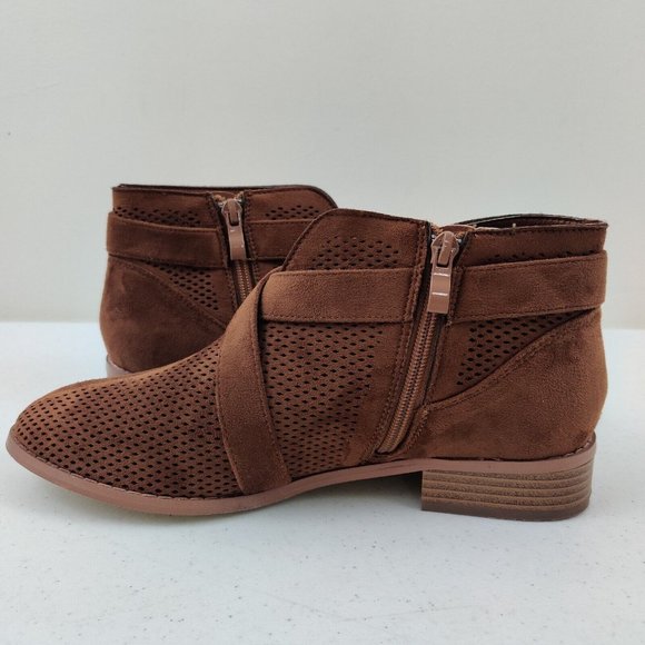 JC Womens Reggi Block Heel Perforated Ankle Bootie Side Zip Camel Sz 9 - Picture 6 of 9